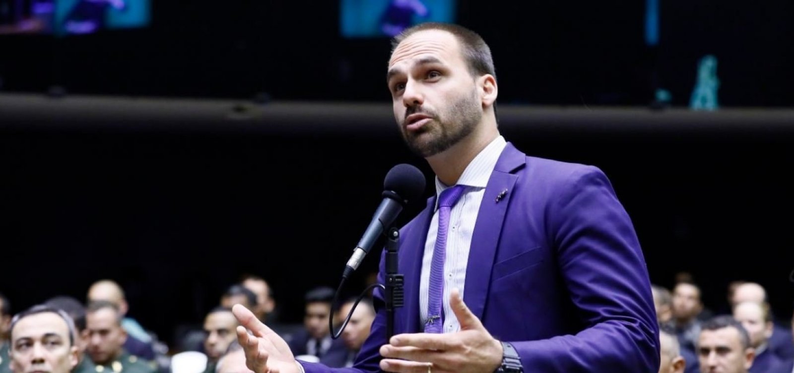 'Não sou apenas o filho do presidente', diz Eduardo Bolsonaro