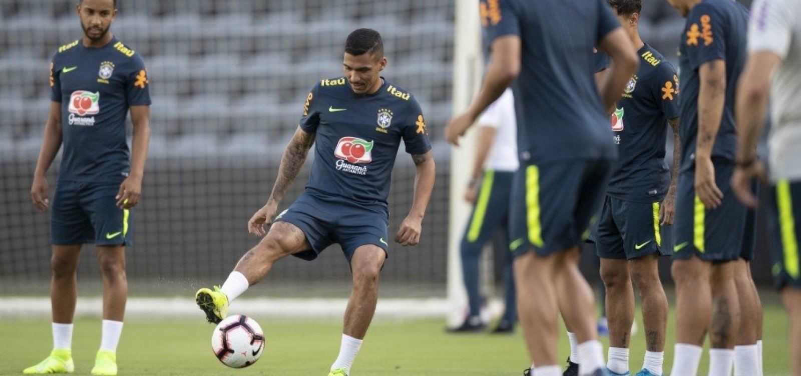 Seleção brasileira enfrenta Peru em amistoso na madrugada desta quarta-feira
