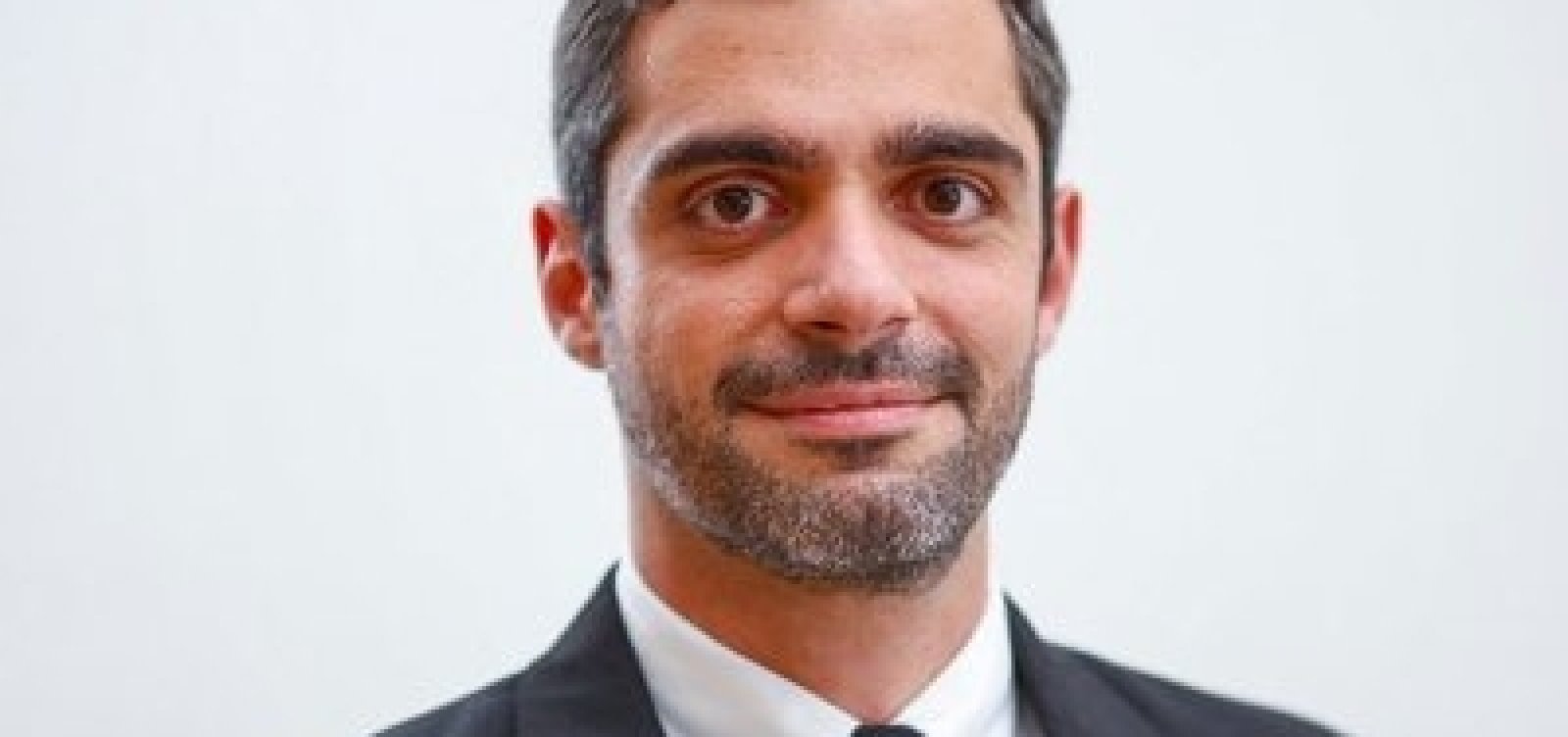 'É um recado muito ruim', diz Bruno Boghossian sobre tuíte de Carlos Bolsonaro