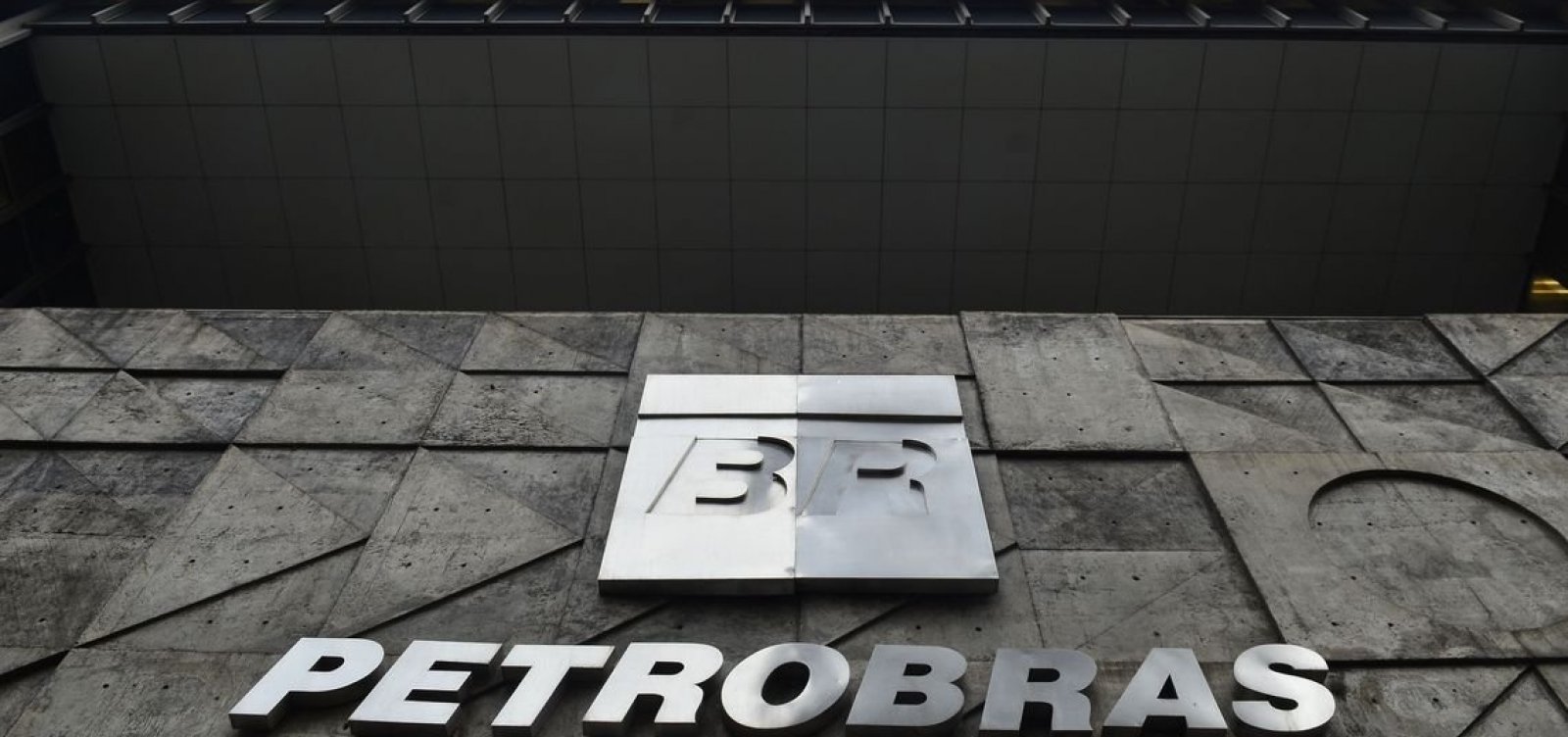 Petrobras vai segurar preço da gasolina no curto prazo