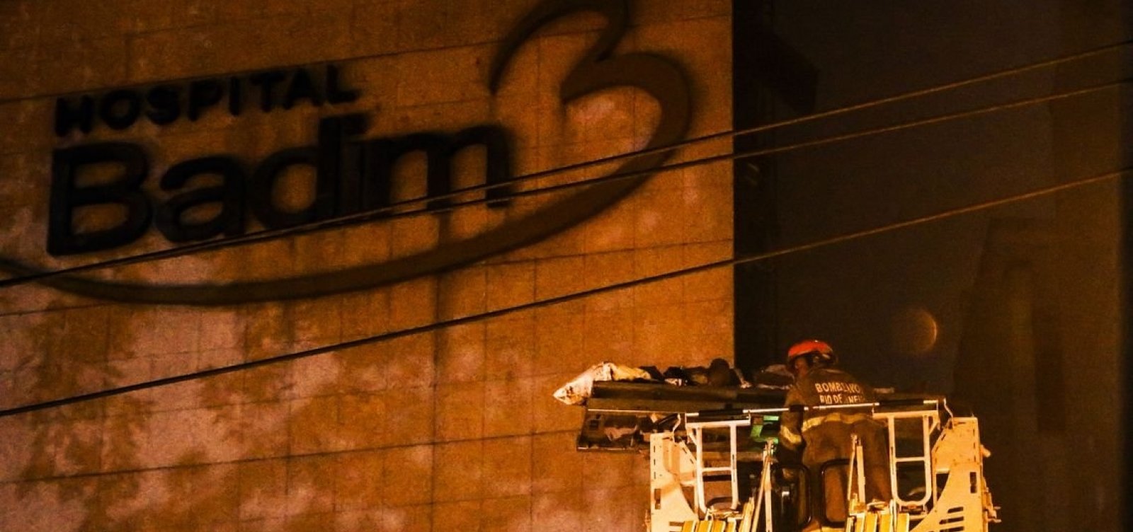 Morre 13ª vítima de incêndio em hospital no Rio