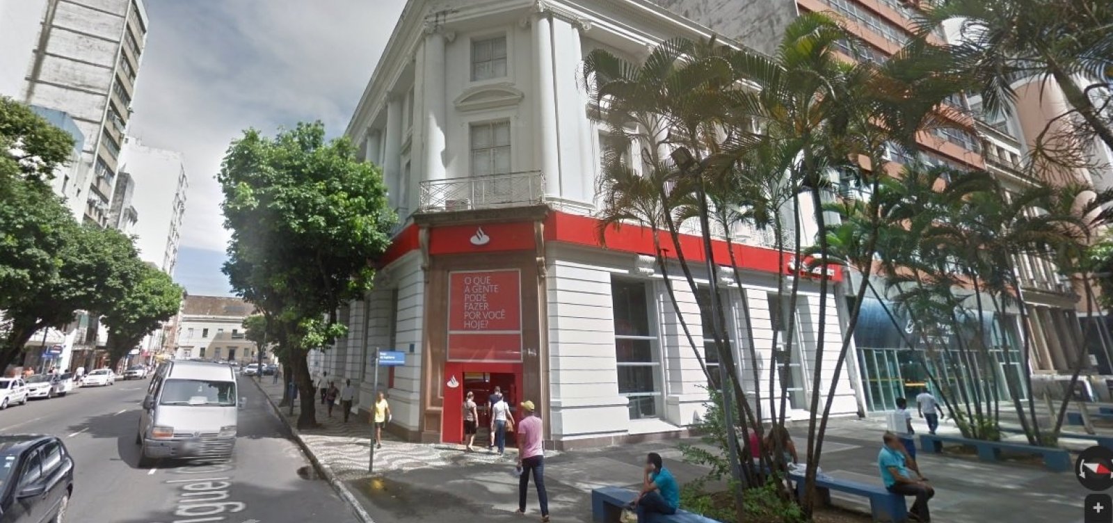 Agencia bancária é arrombada no Comércio, em Salvador