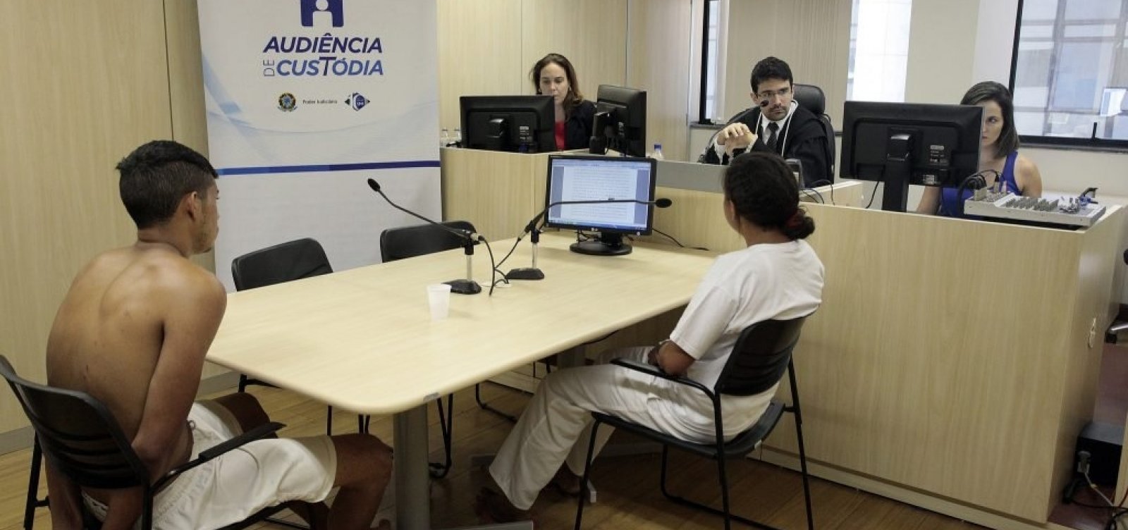 Menos de 5% dos presos em flagrante ganham liberdade plena em Salvador