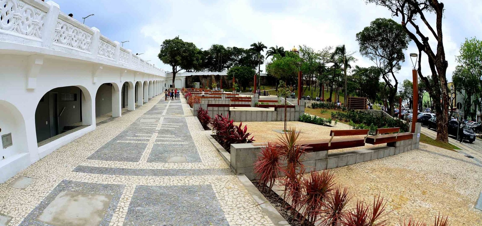 Prefeitura entrega nova Colina Sagrada e Largo da Baixa do Bonfim