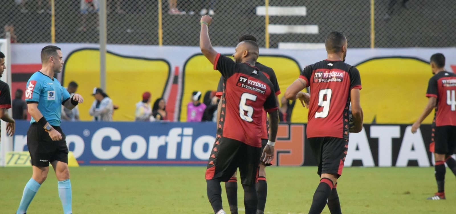 Vitória recria espaço com preço popular no Barradão