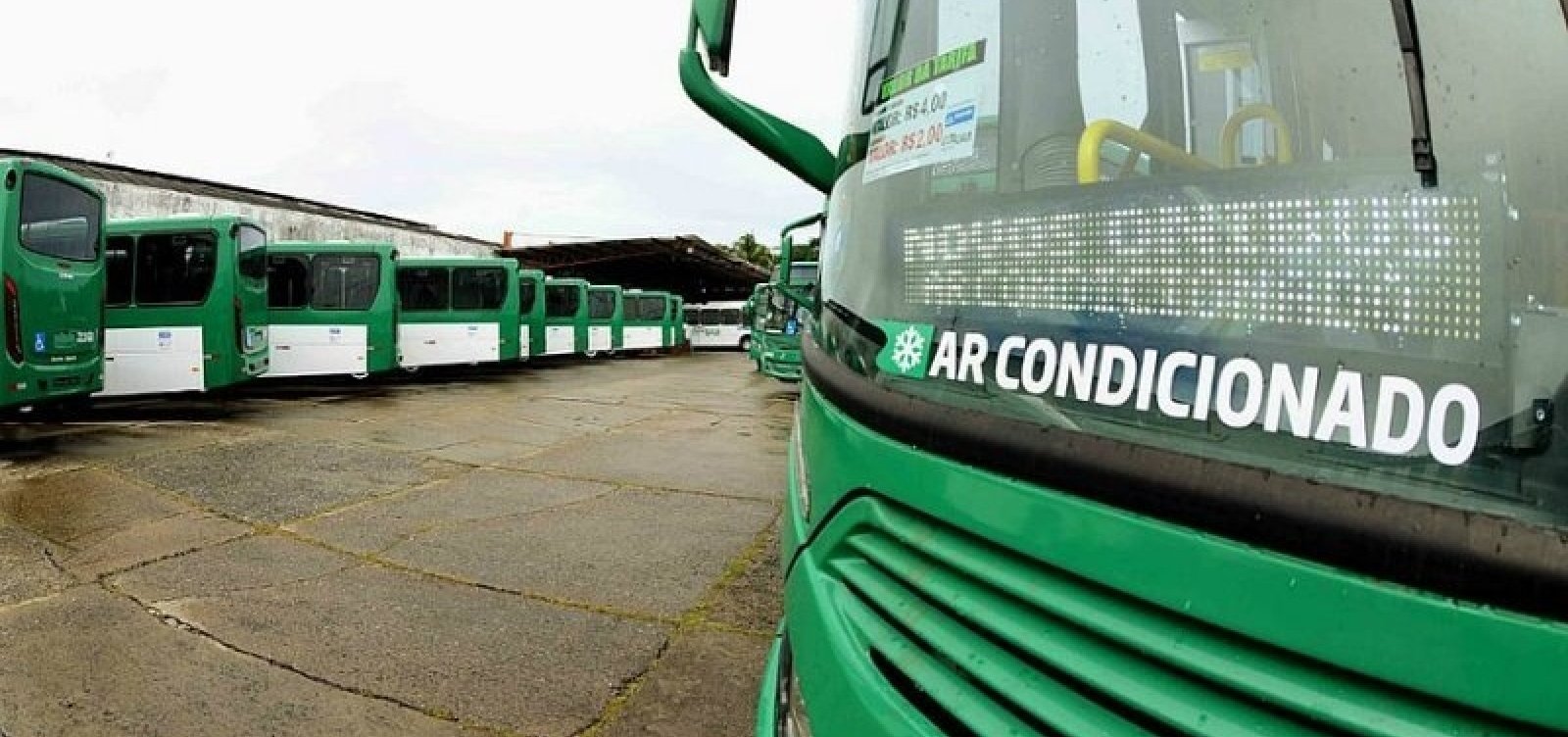 Solução para atraso na entrega de ônibus com ar-condicionado deve ser definida dia 17