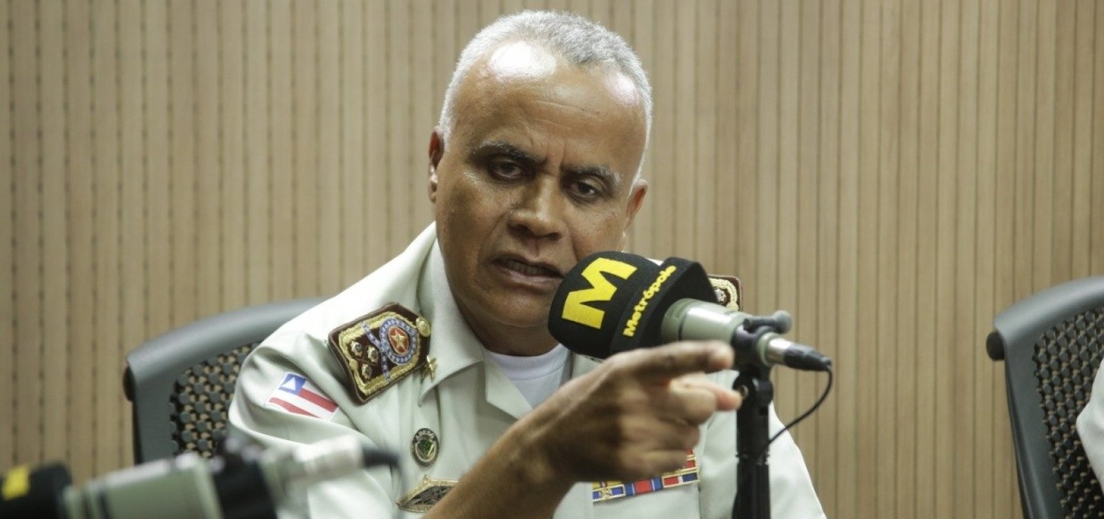 Comandante-geral diz que não registrou falta de PMs e acusa Prisco de transmitir 'fake news'
