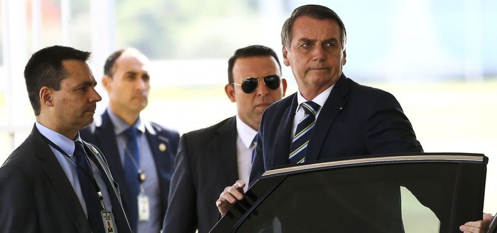 Bolsonaro procura 'caciques da política' para evitar isolamento diante de crise com PSL