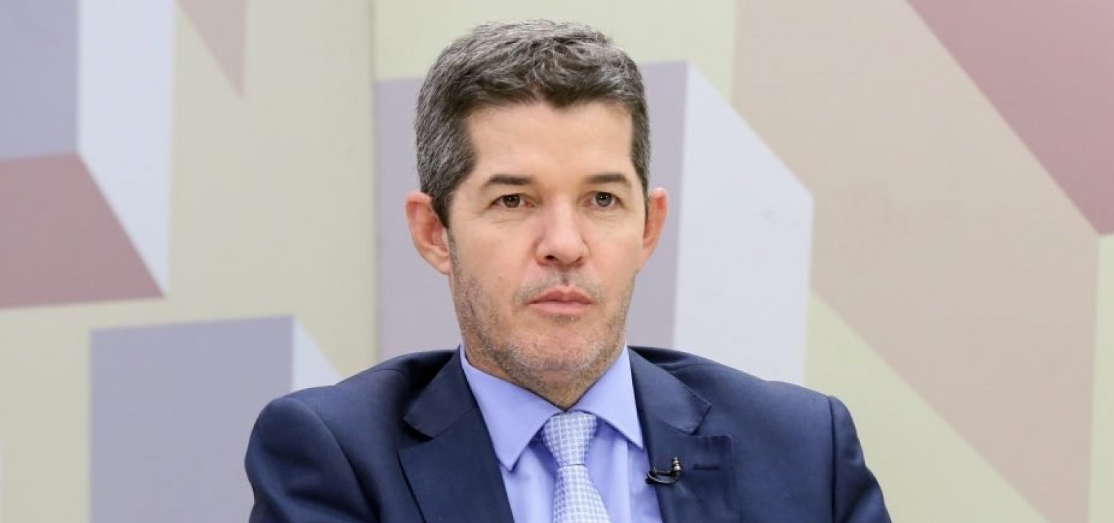 Após embates, Delegado Waldir passa liderança do PSL para Eduardo Bolsonaro