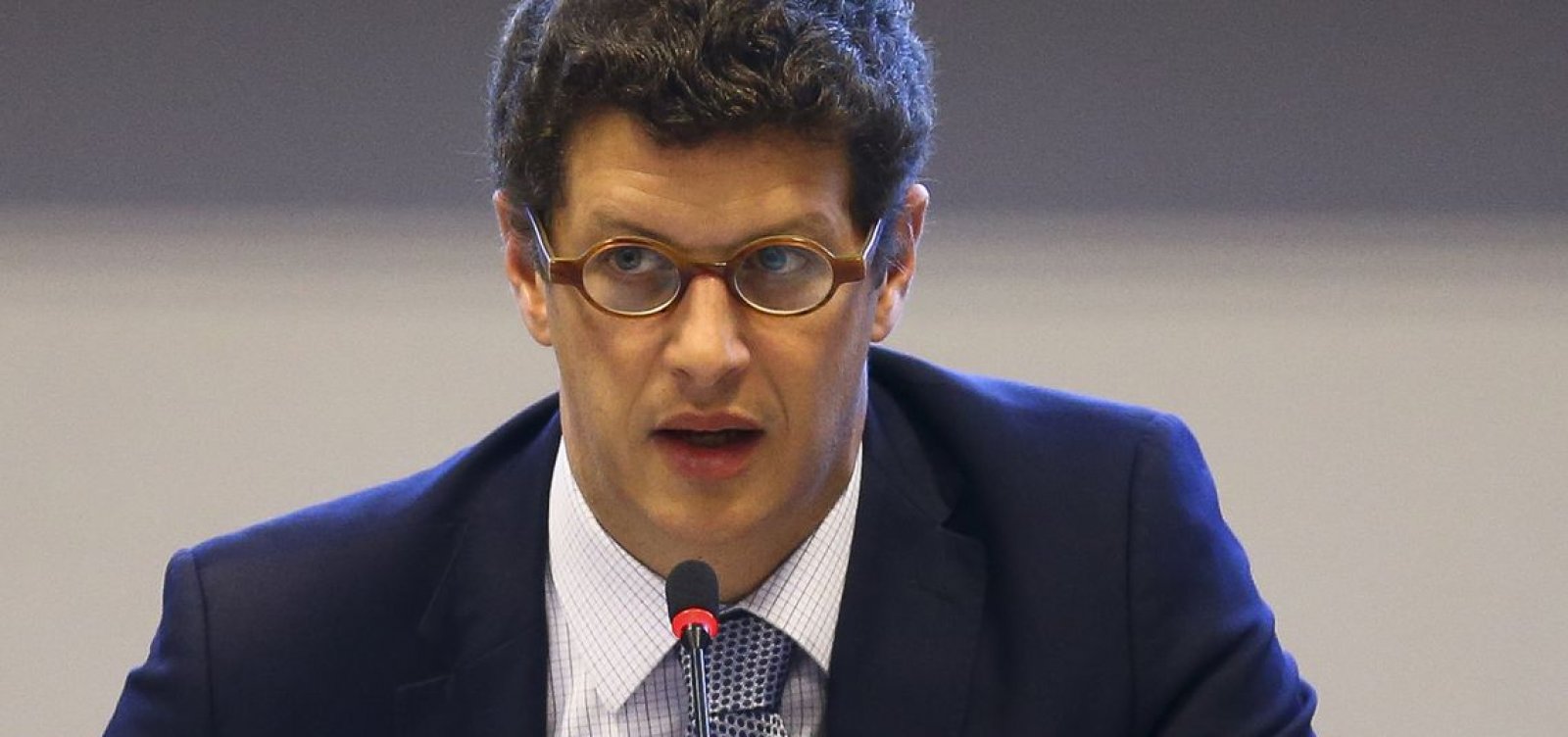 Ricardo Salles usa vídeo editado para criticar Greenpeace