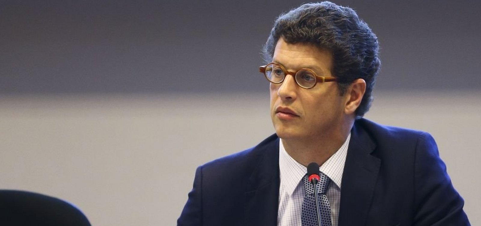 Salles só formalizou plano de contingência 41 dias após manchas de óleos aparecerem no Nordeste