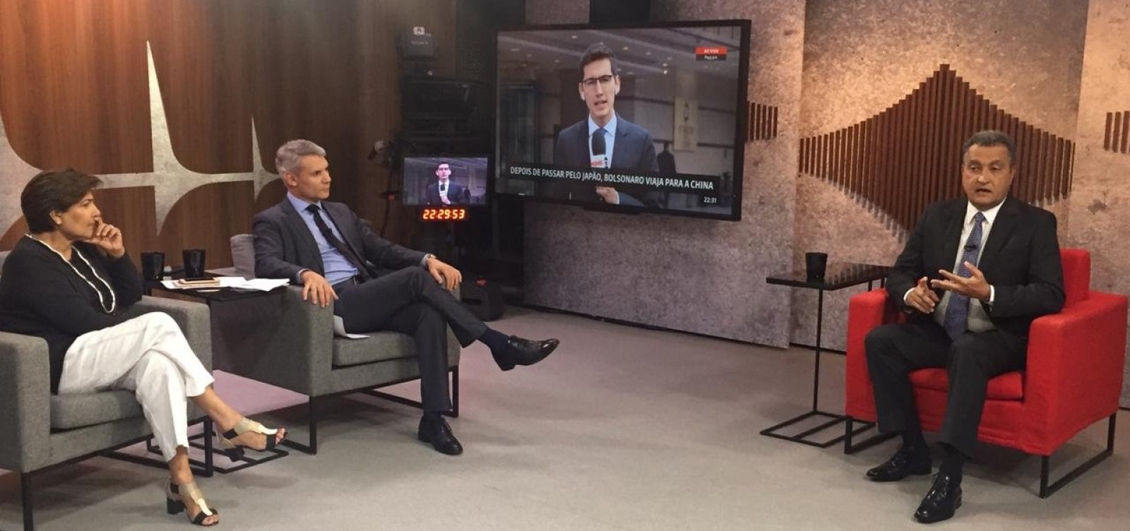 Rui culpa governo Bolsonaro por usar 'critérios políticos ideológicos' na falta de reação a óleo