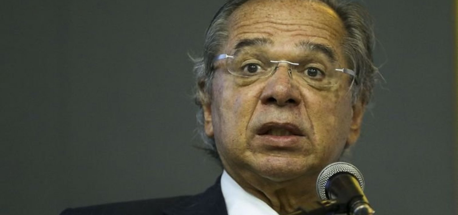 Guedes pode extinguir piso para gastos de saúde e educação