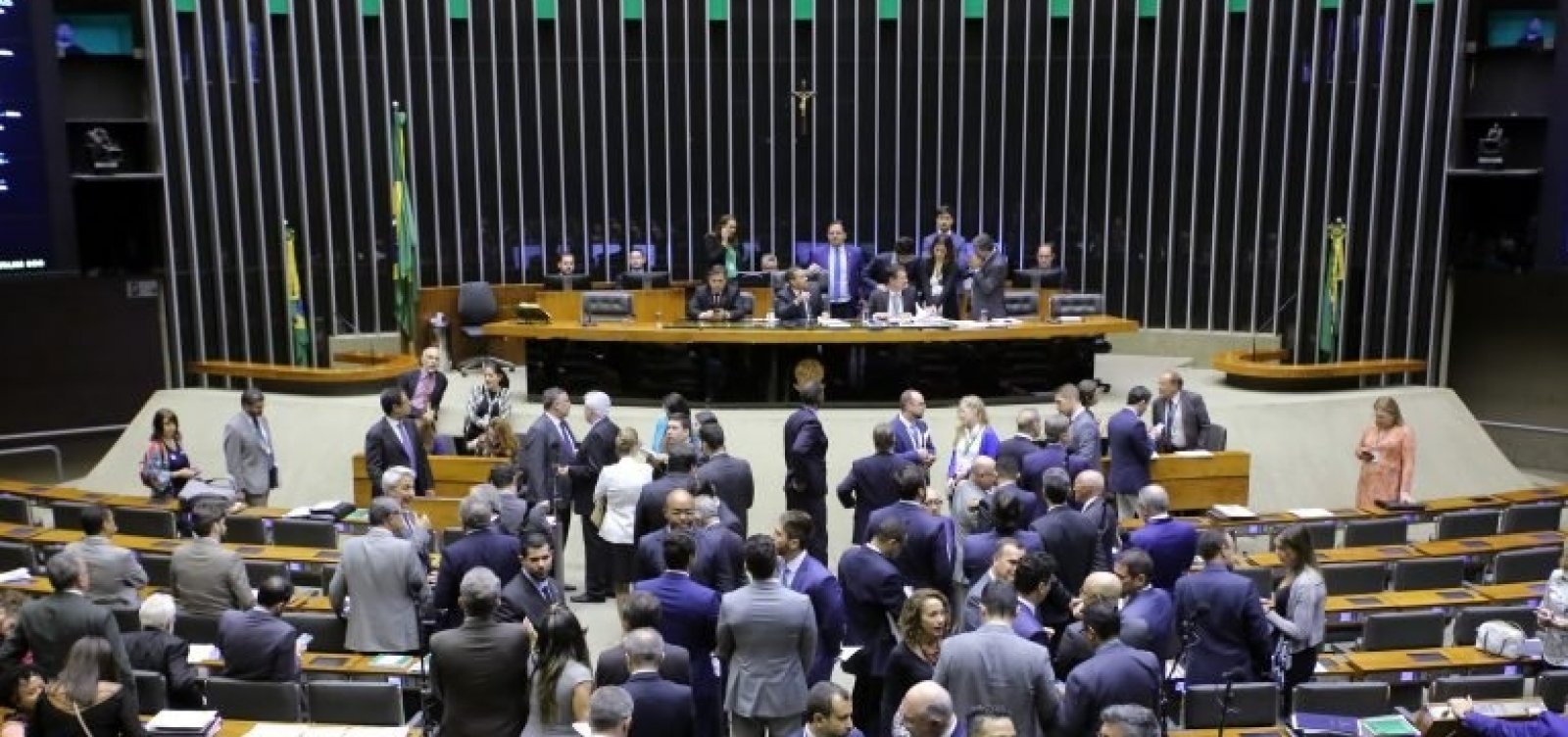Plenário pode analisar projeto que amplia porte de armas