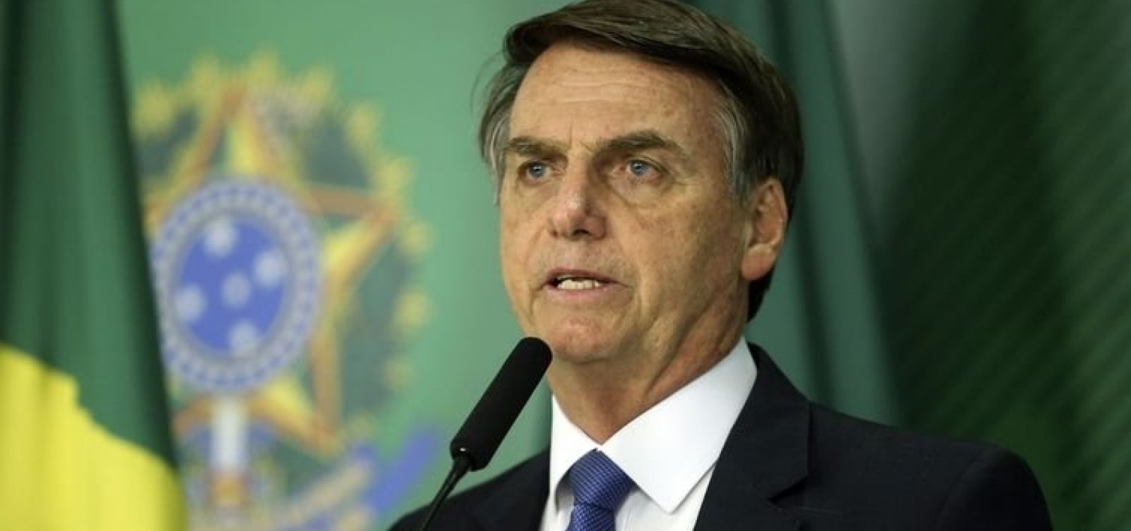Bolsonaro diz que Brasil deixou de se armar por ideologia