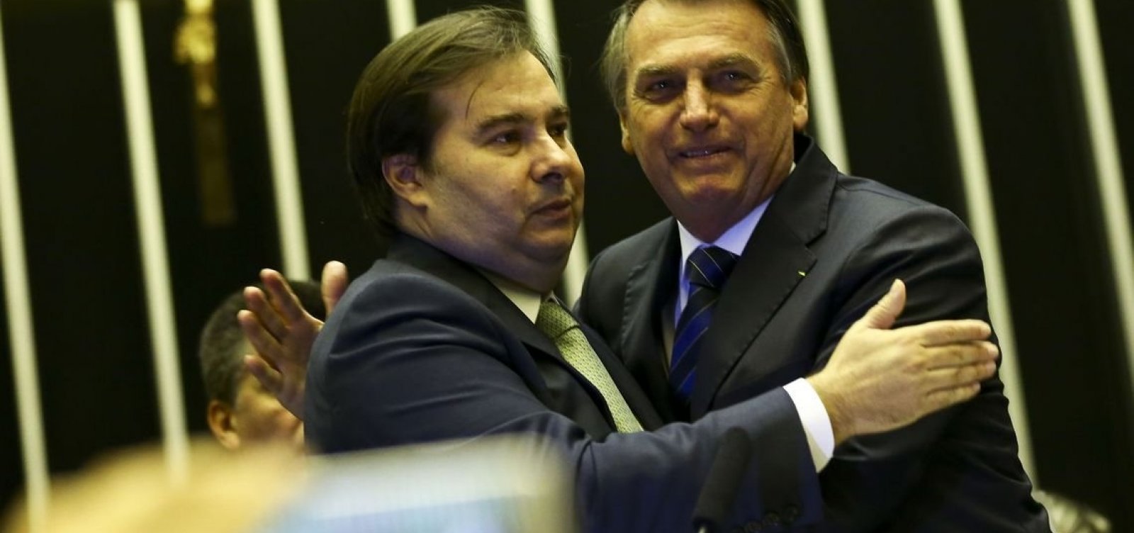 Maia critica vídeo de hienas publicado por Bolsonaro: 'Agressivo e desnecessário'