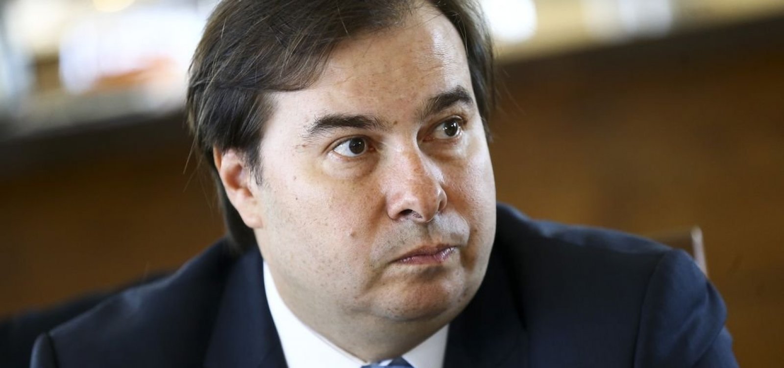 'Repugnante', diz Maia sobre declaração de Eduardo Bolsonaro