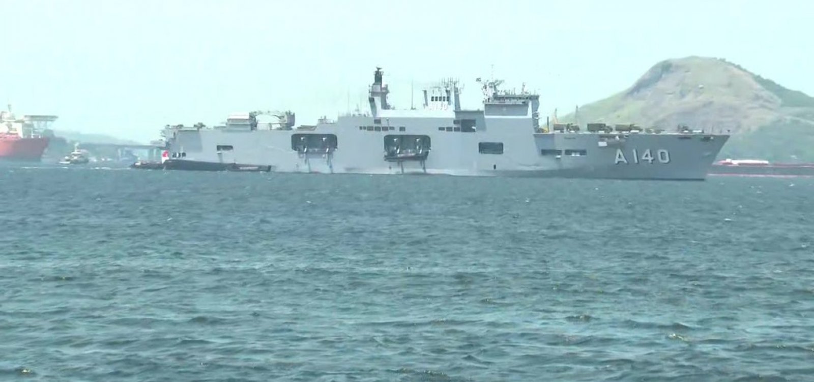Marinha envia seus dois maiores navios para auxiliar Nordeste