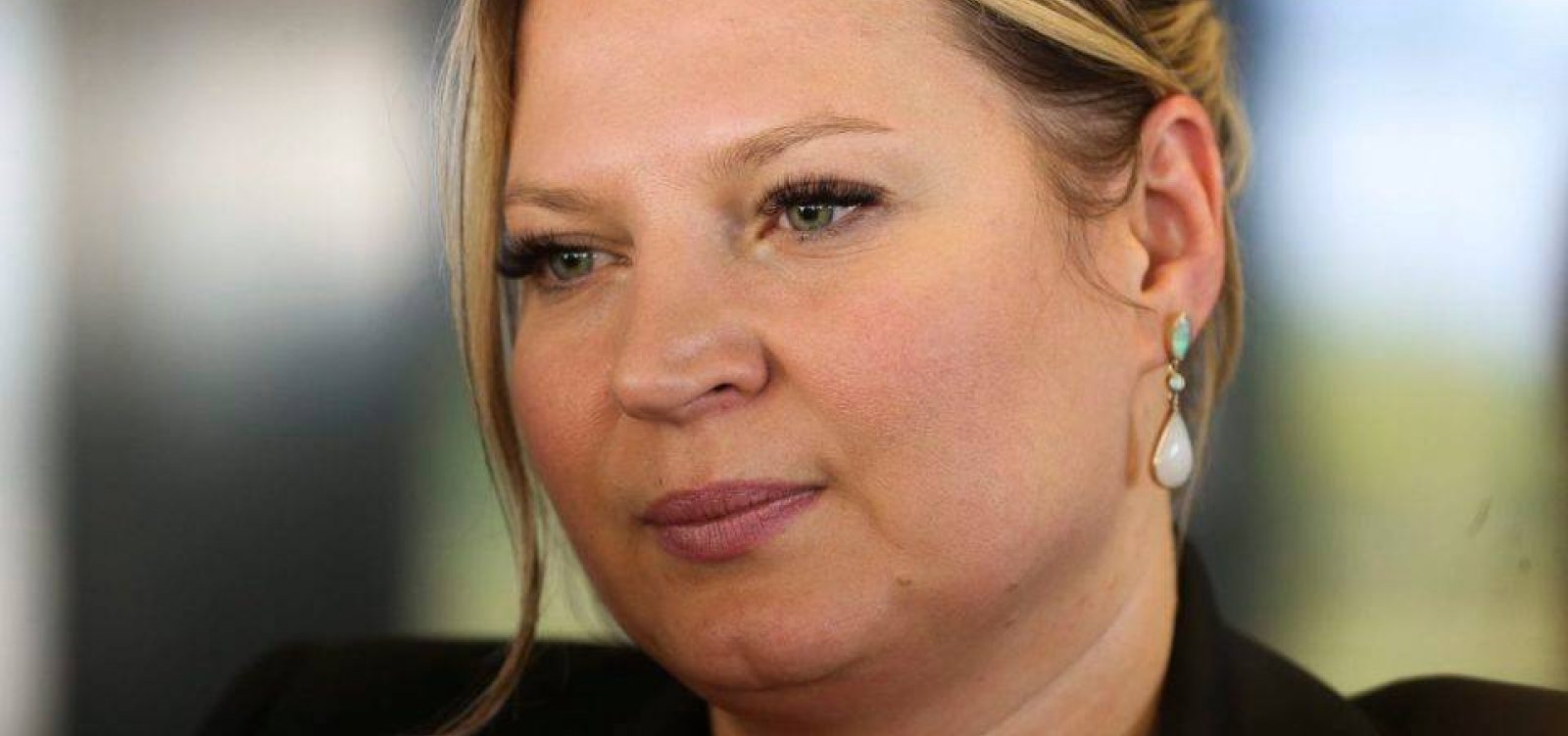 Joice Hasselmann chora ao relatar xingamentos e reação de filhos a ameaças