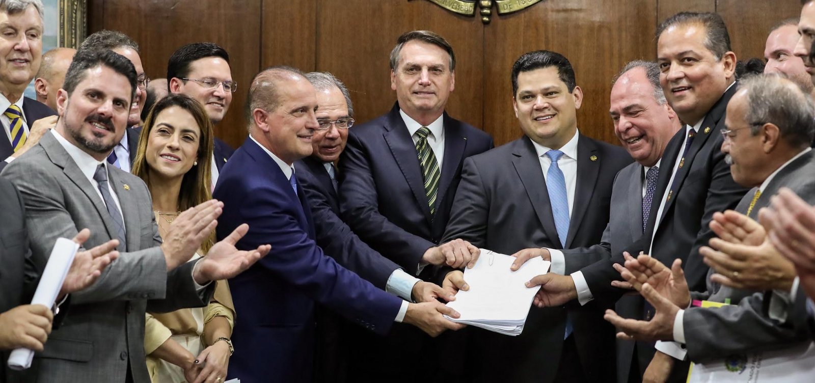 Mesmo em emergência, militares, diplomatas, MP e Judiciário podem ser promovidos