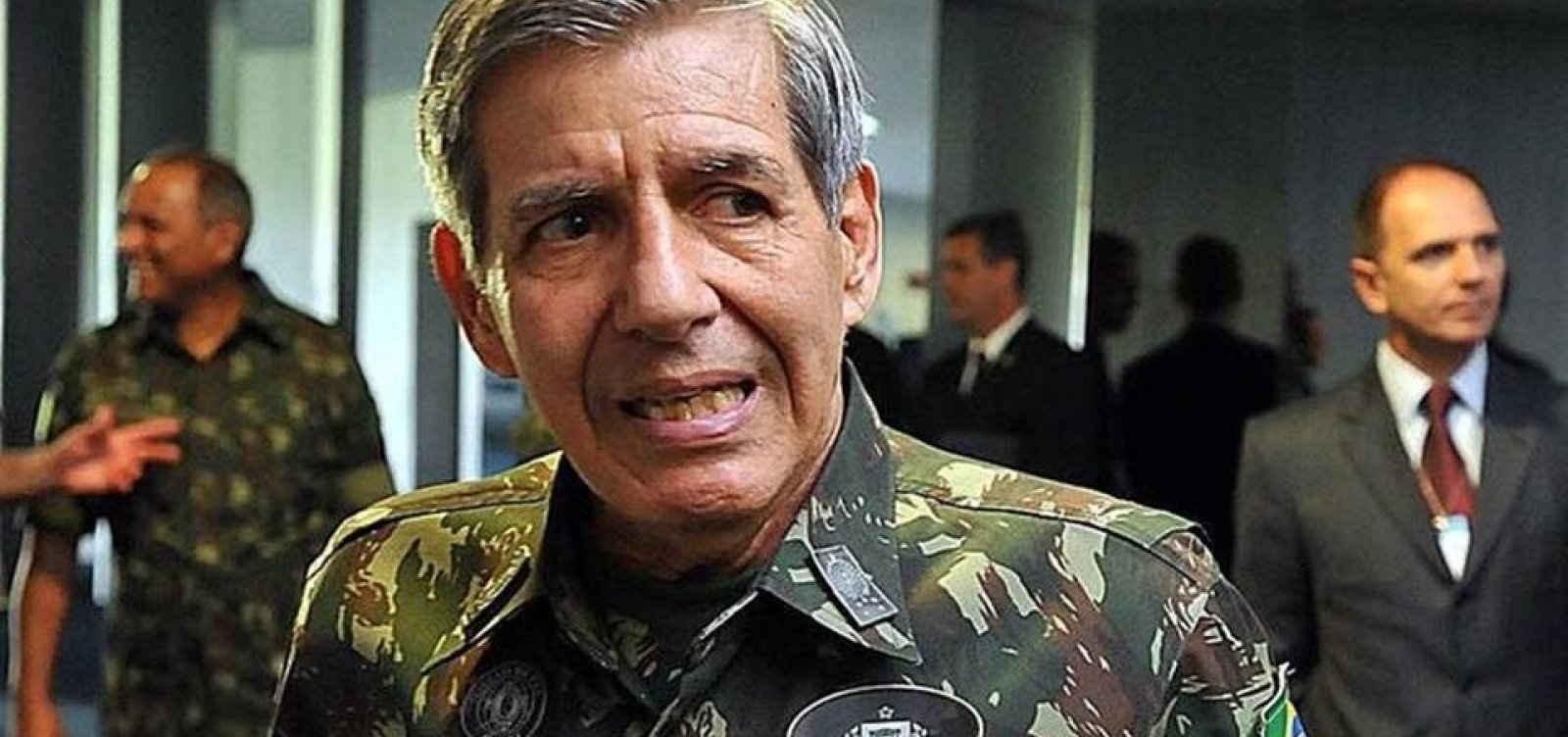 ‘Se encontrar (Olavo) na rua nem vou reconhecer’, afirma Heleno