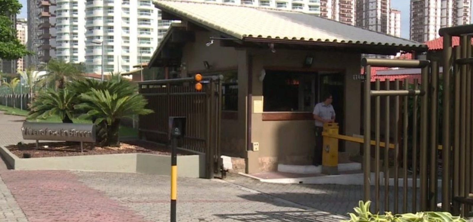 Delegado admite erro que adiou inclusão de condomínio de Bolsonaro no caso Marielle