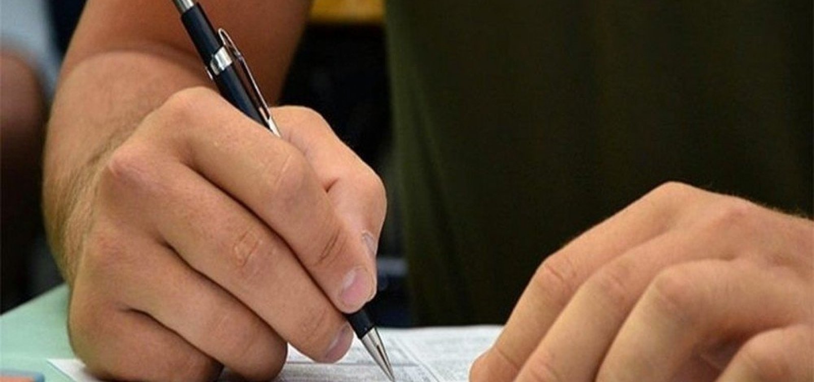 PM-BA abre 17 vagas na área de saúde com salários de até R$  7.164,19