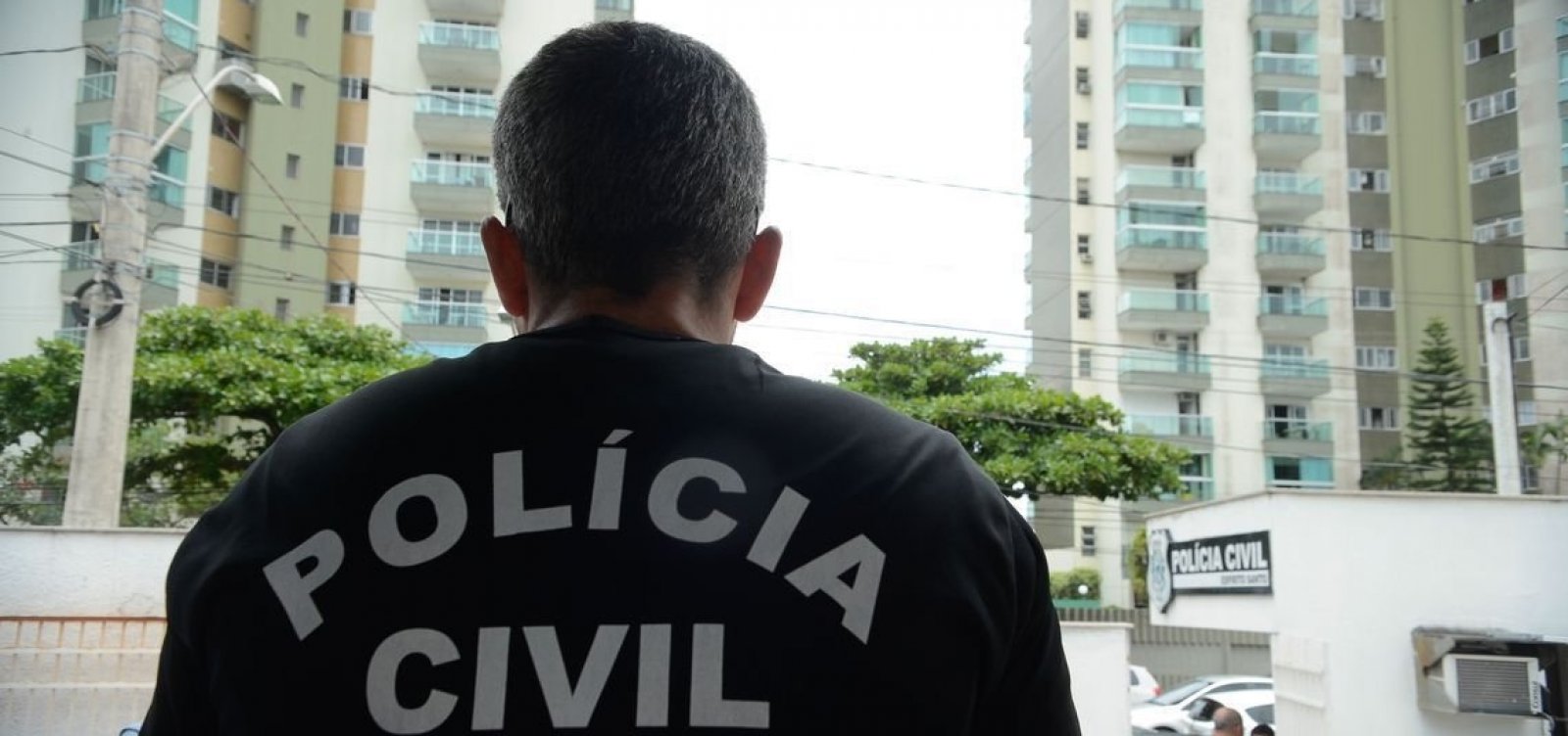 Polícia do Rio apreende computador na administração de condomínio de Bolsonaro