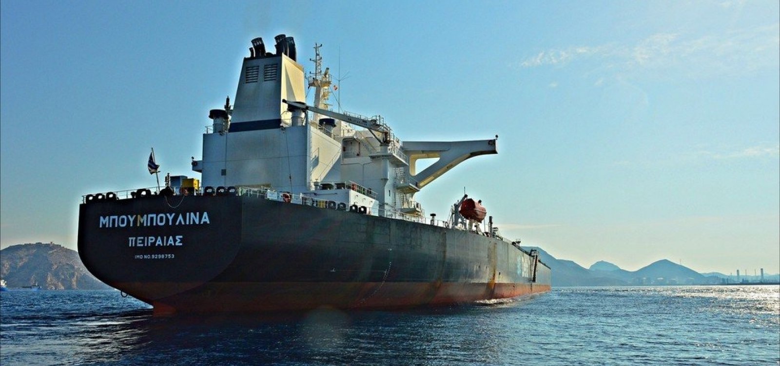 Dois entre cinco navios notificados não transportavam petróleo da Venezuela, diz agência