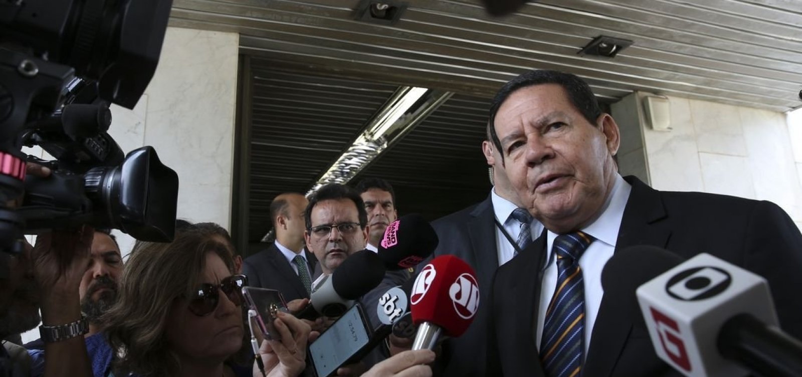 Mourão questiona se decisão do STF foi tomada 'ao sabor da política'