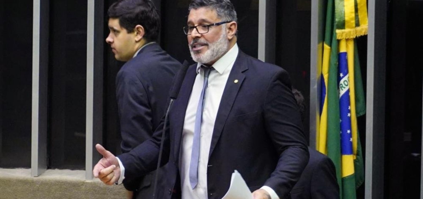 'Bolsonaro não suporta o processo democrático', diz Frota
