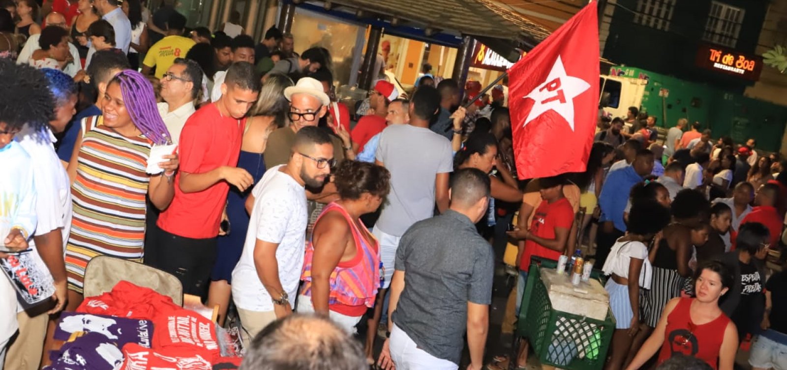 Em homenagem a Lula, PT baiano organiza comemoração no Rio Vermelho