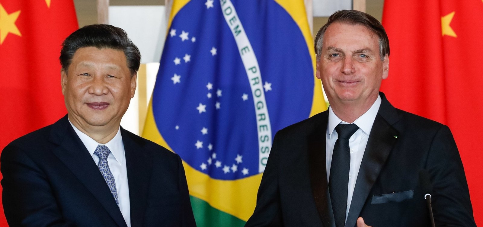 Bolsonaro pede desculpas por críticas feitas à China