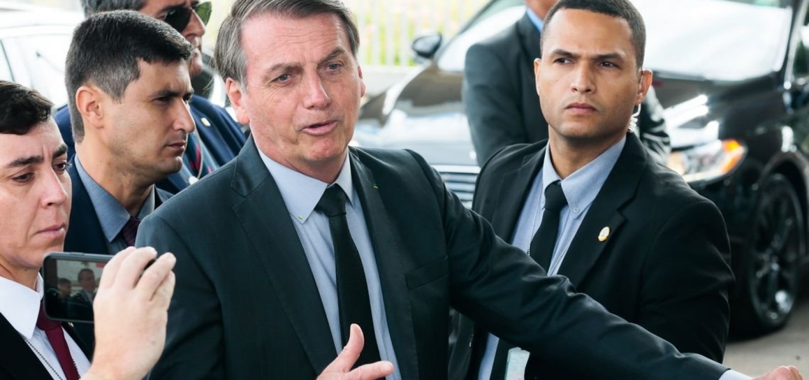 Bolsonaro diz que enviará projeto que garante excludente de ilicitude em GLO