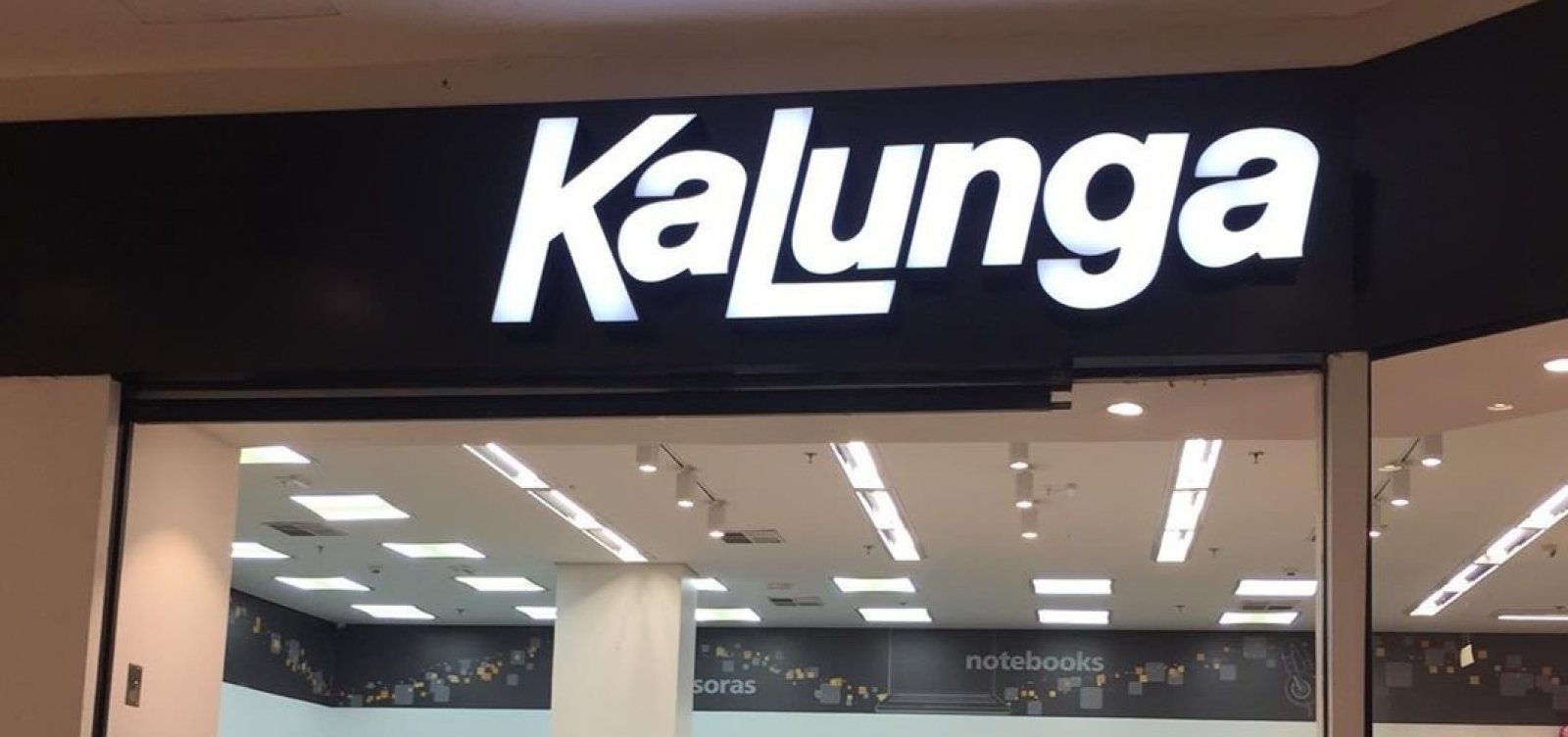 Cliente negra relata 'tratamento diferenciado' em loja da Kalunga em Salvador