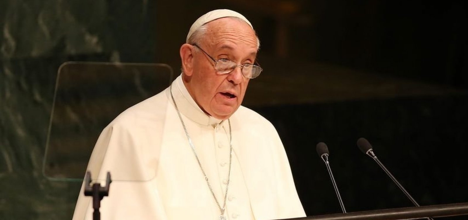 Em visita ao Japão, papa Francisco pede fim de armas nucleares