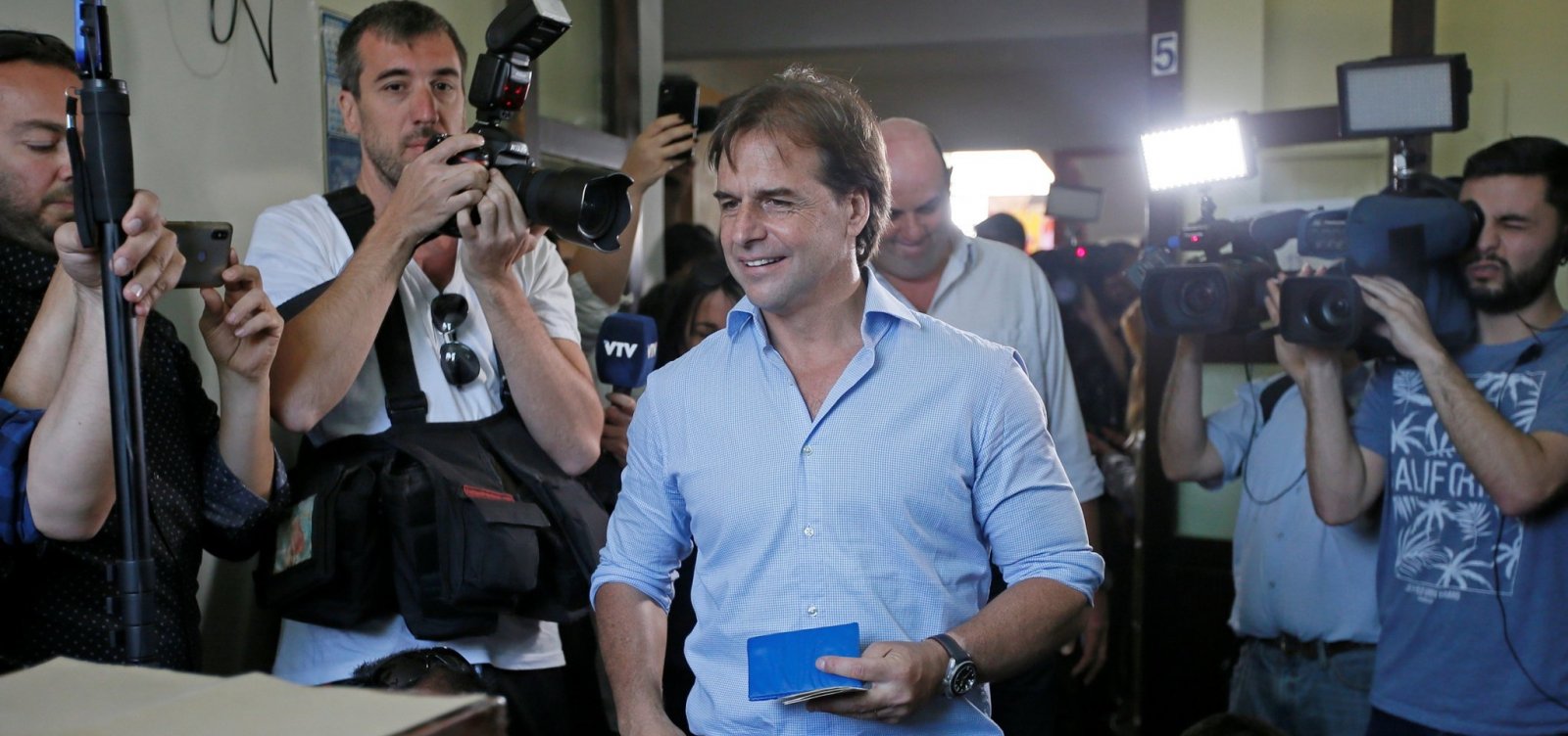 Com votação acirrada, Corte Eleitoral do Uruguai adia anúncio de novo presidente