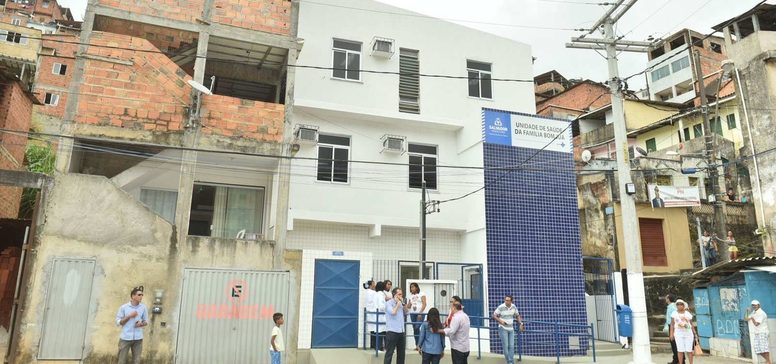Após chuvas, atendimento é suspenso em seis postos de saúde de Salvador