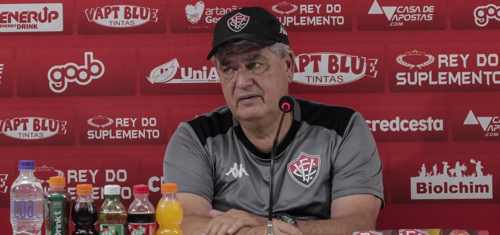 Presidente do Vitória confirma permanência de Geninho em 2020