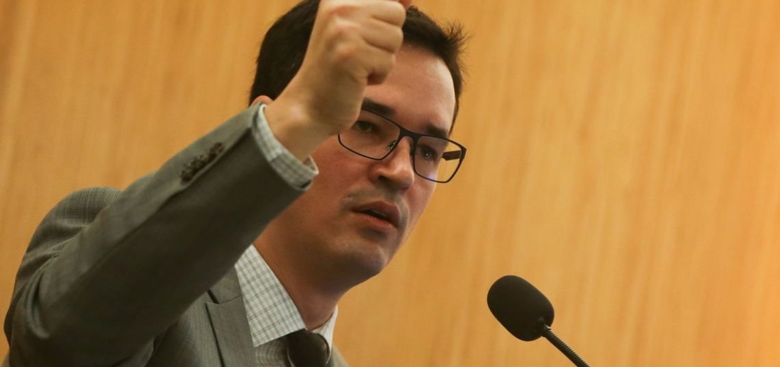 Dallagnol é advertido por críticas a ministros do STF