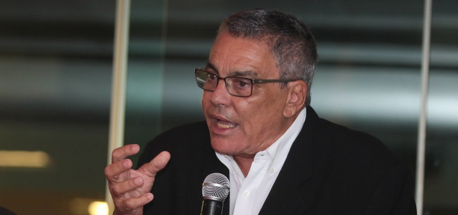 Presidente do Vitória diz que clube já assinou com novo técnico para o sub-23