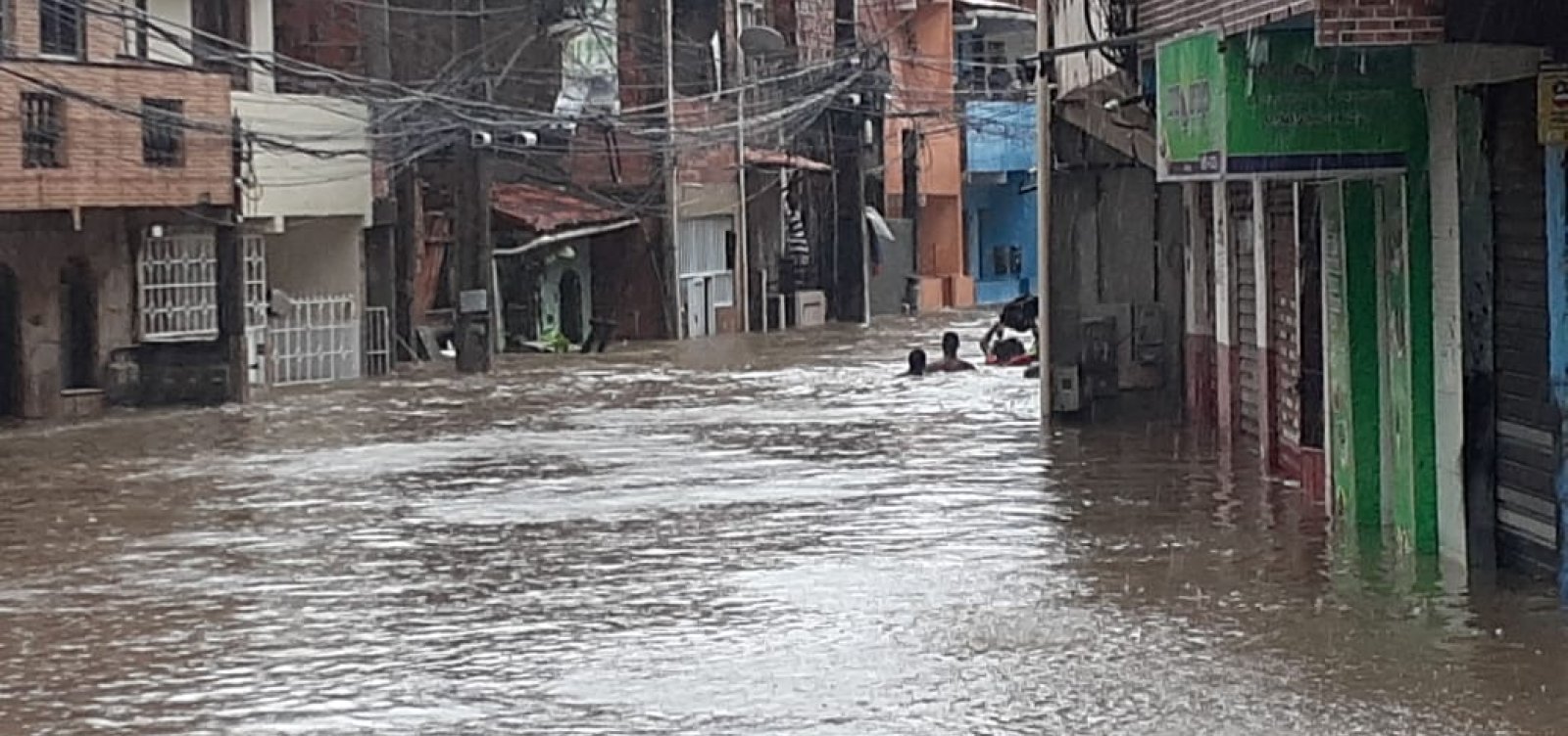 Volume de chuva é 73% maior que o esperado para o dia