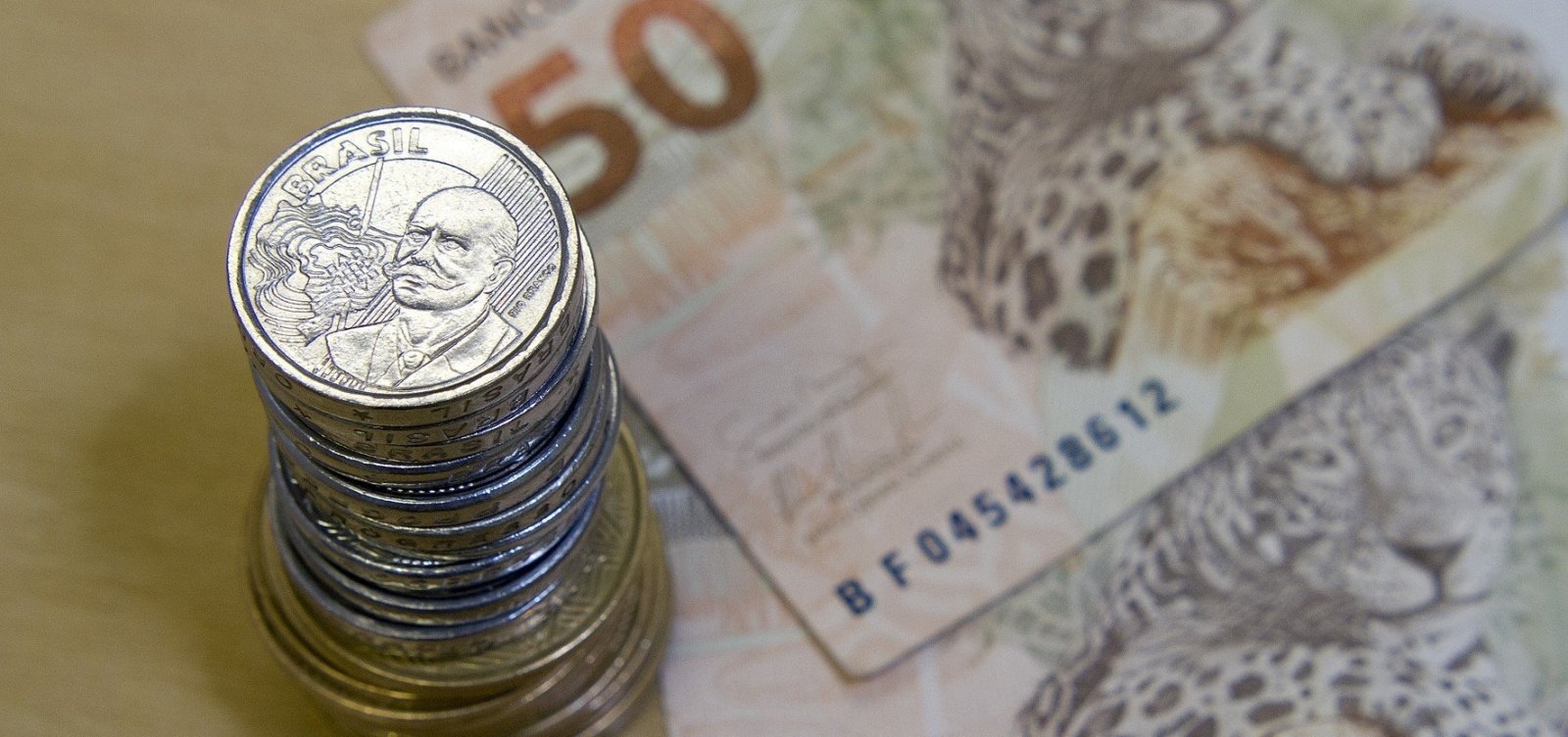 Governo reduz previsão do salário mínimo de 2020 para R$ 1.031