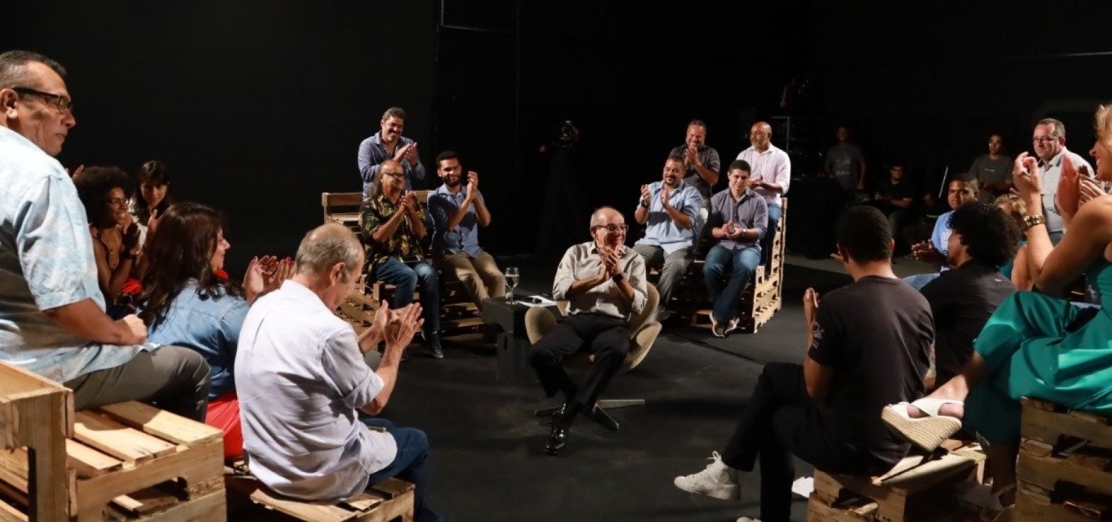 Metrópole exibe programa especial com MK