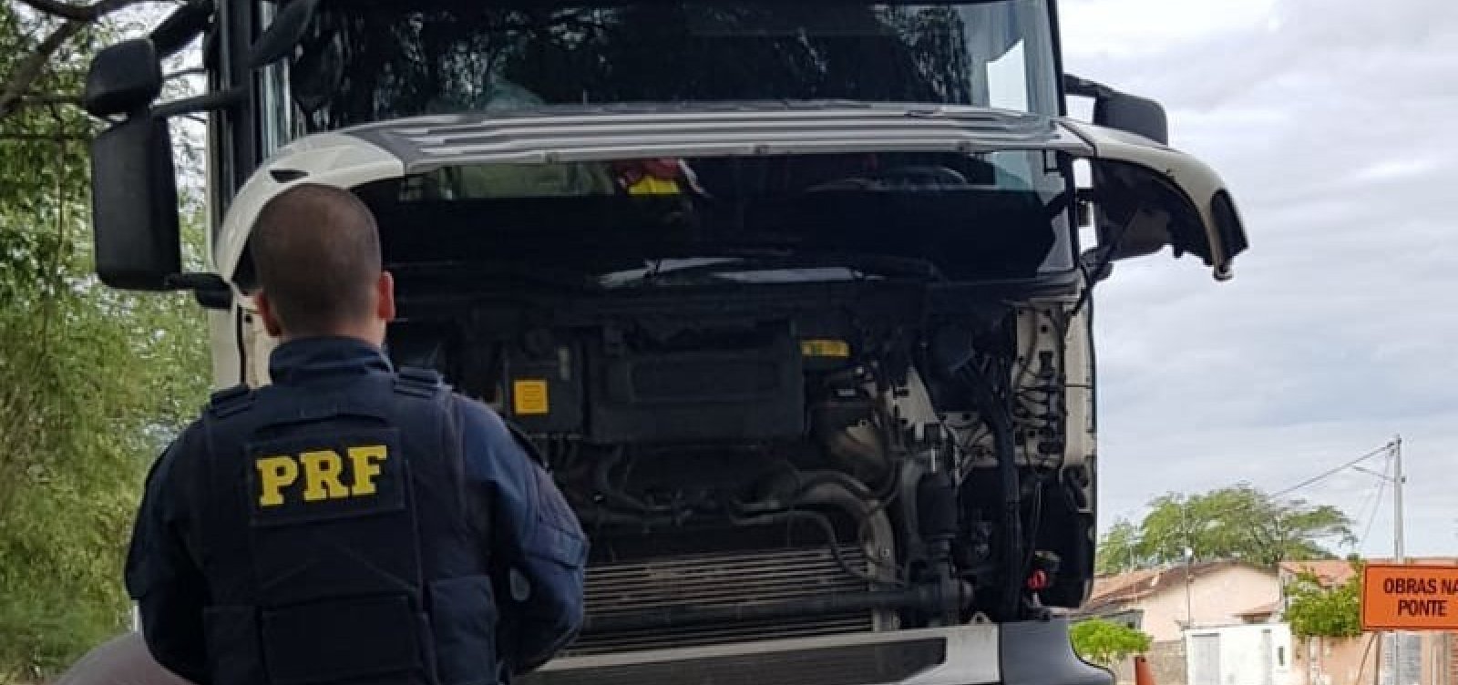 Motorista é detido e caminhão furtado é recuperado pela PRF em Paulo Afonso