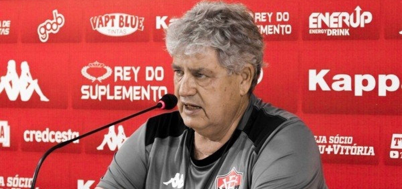 Geninho diz que ainda não definiu se vai continuar no Vitória