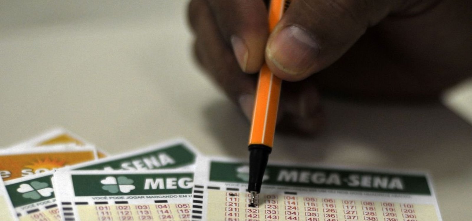Mega-Sena pode pagar R$ 44 milhões neste sábado