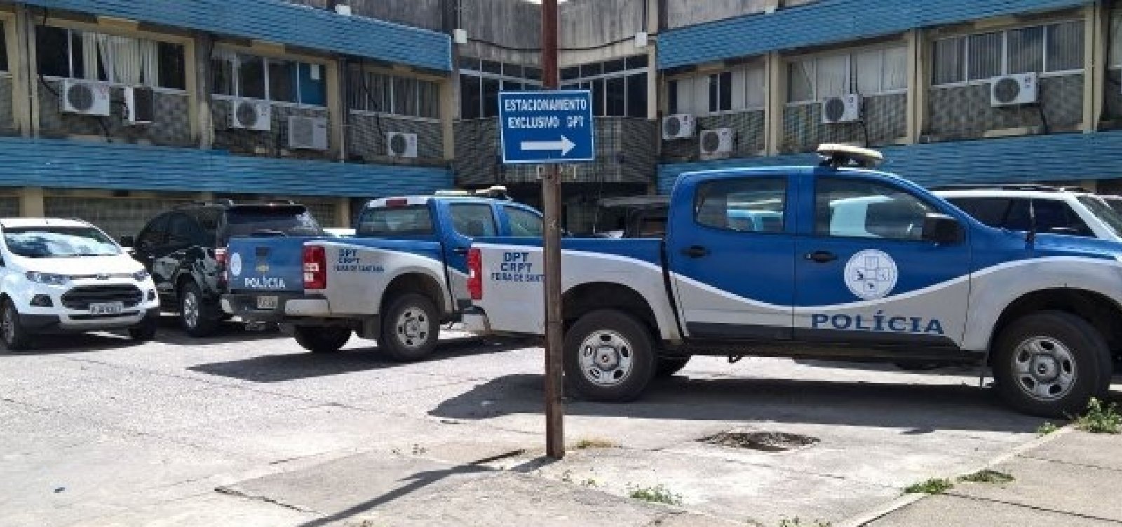 Criança morre após ser atingida por árvore em Feira de Santana