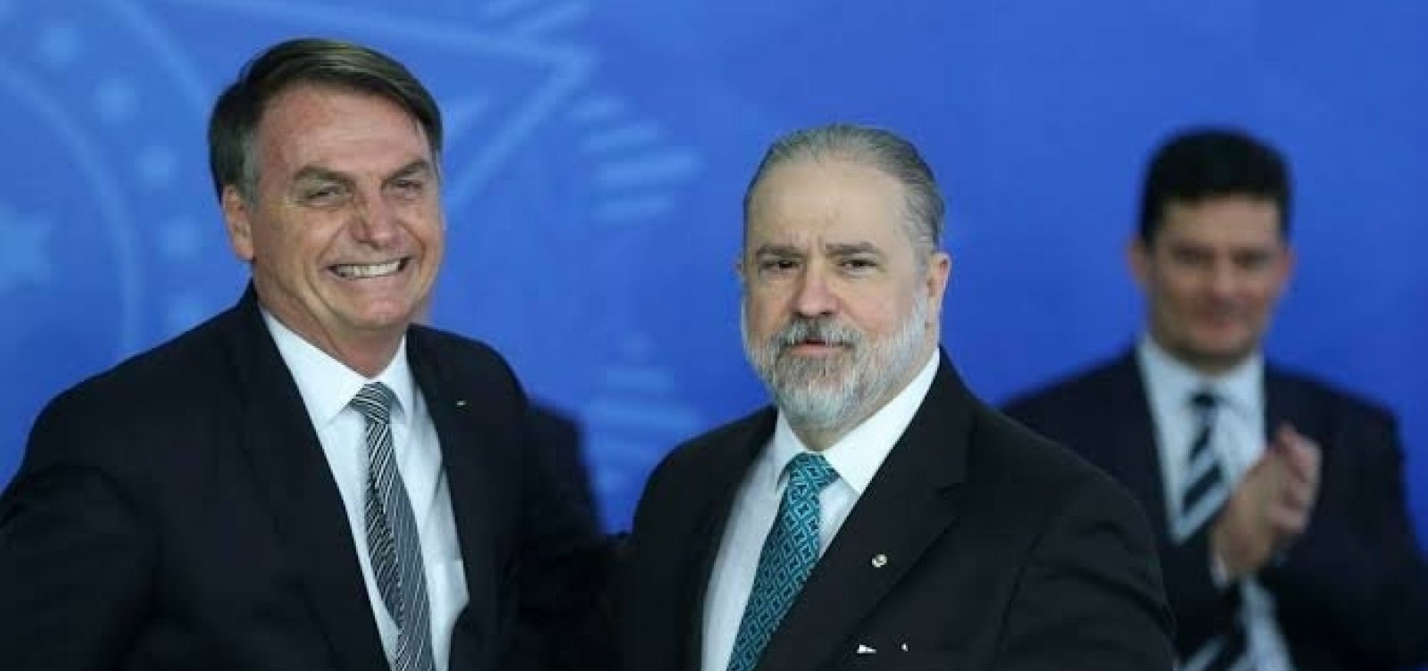 Bolsonaro não cometeu crime ao acessar áudios de portaria, diz Aras