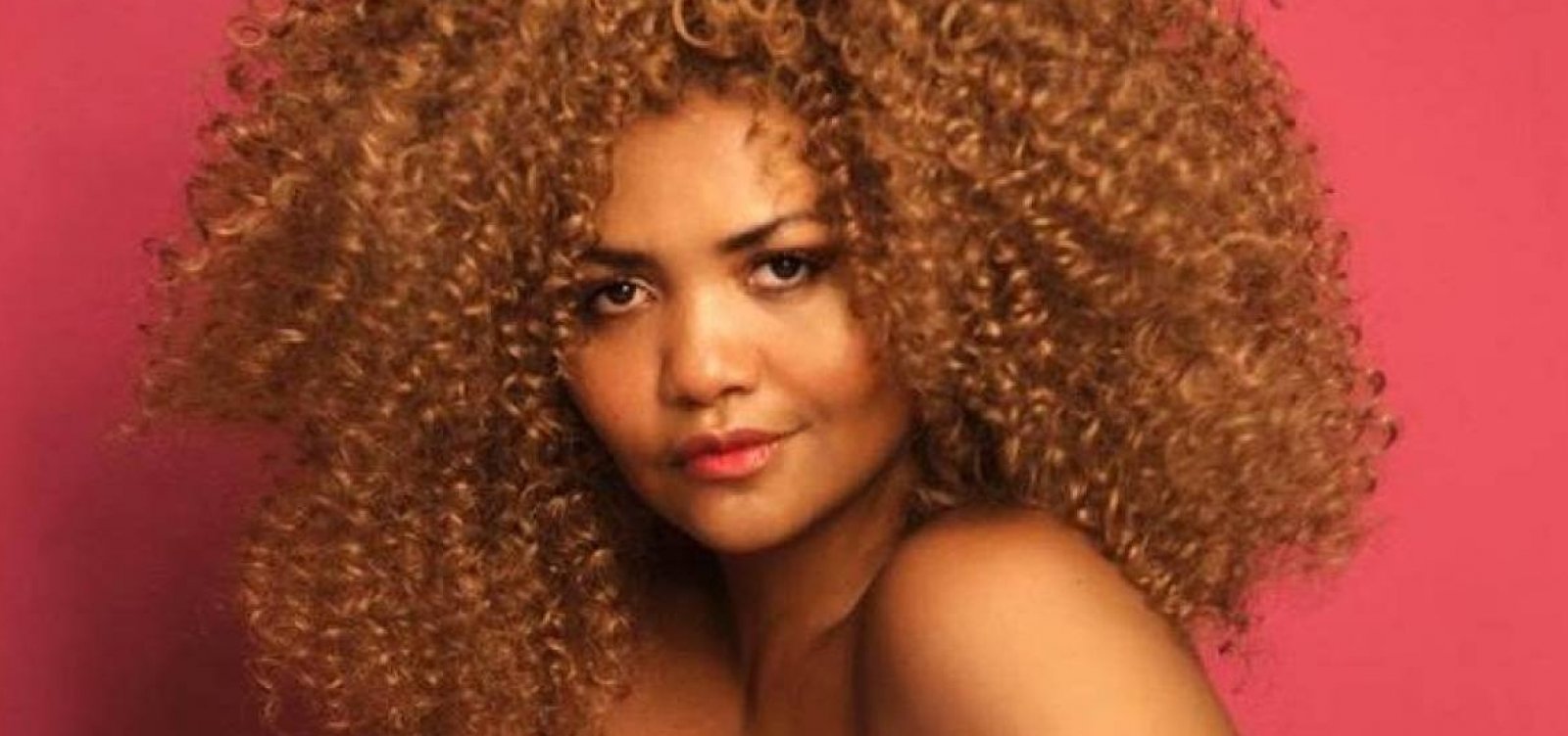 'Eu sou uma mulher de xerecão, tenho tudo grande', afirma Gaby Amarantos